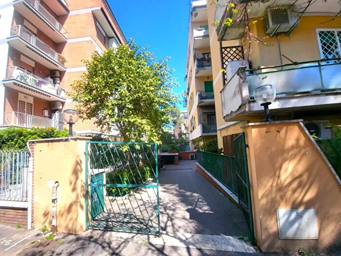 Appartamento bilocale in affitto in Via Ferdinando Acton, Roma