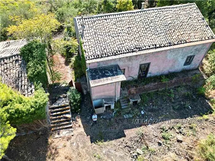 Casa con 5 locali in vendita in Piedimonte Etneo