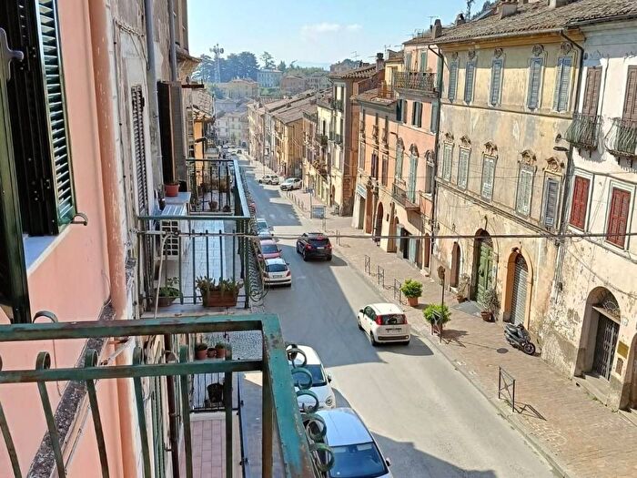 Appartamento quadrilocale in affitto in Corso Umberto I, Centro, Ronciglione