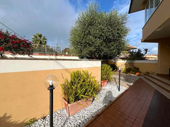 Appartamento trilocale in vendita in Via Poggio Nativo, Nettuno