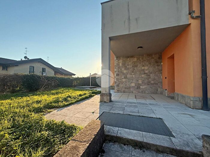 Casa monolocale in vendita in Via Aligi Sassu, Triuggio