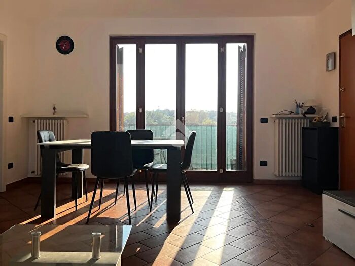 Appartamento trilocale in vendita in Via XXV Aprile, Uggiate con Ronago