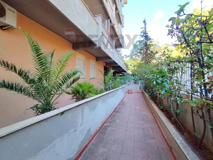 Appartamento trilocale in vendita in Via Cardinale Mariano Rampolla B, Palermo
