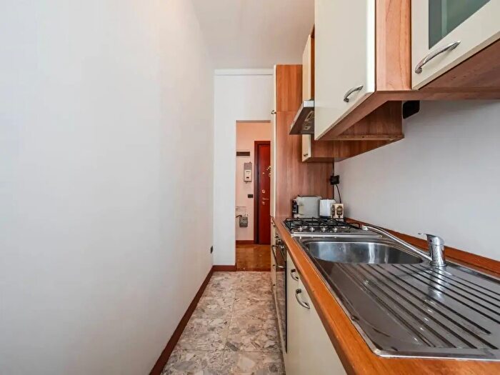 Appartamento monolocale in affitto in Via Ugo Bassi, Milano
