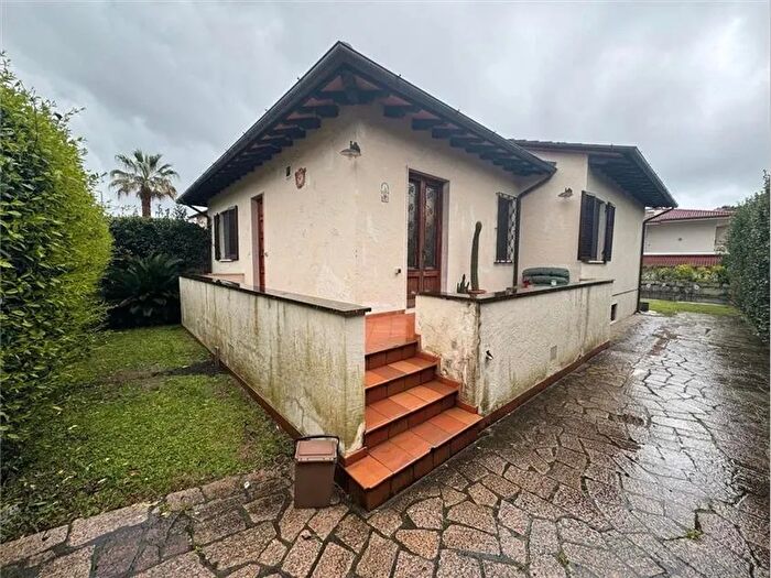 Casa in vendita in Forte Dei Marmi