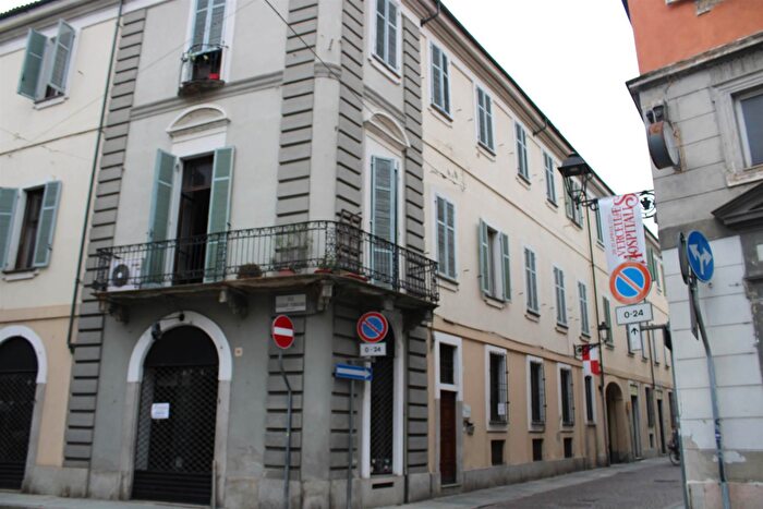 Appartamento con 11 locali in vendita in Vercelli