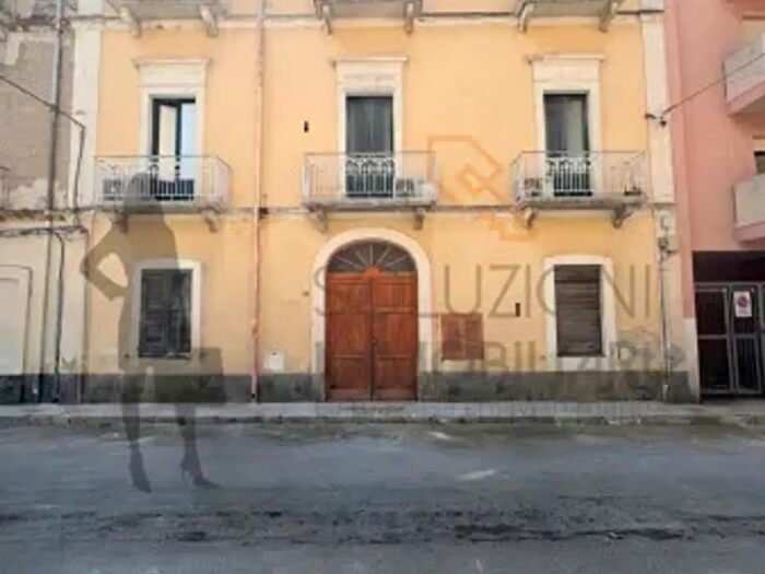 Appartamento trilocale in affitto in Via Vespri, Trapani