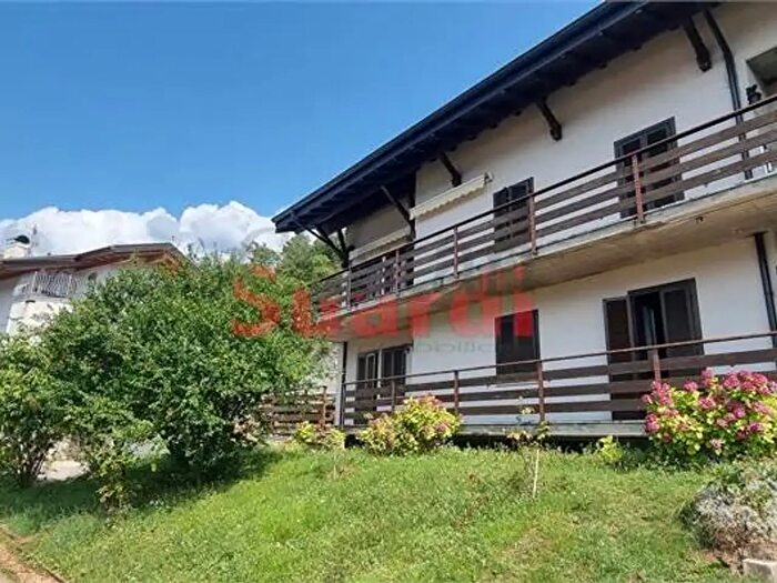 Casa con 14 locali in vendita in Trambileno