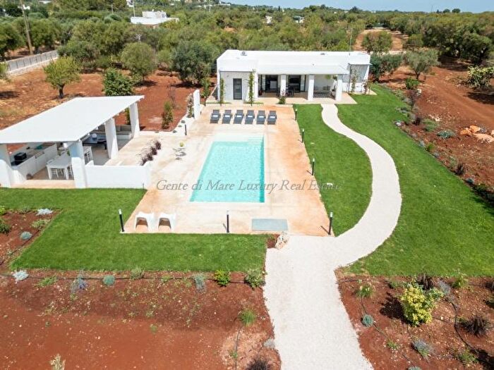 Casa con 8 locali in vendita in Ostuni