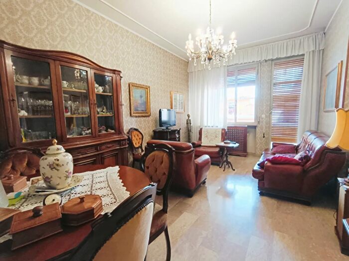 Appartamento con 5 locali in vendita in Forli