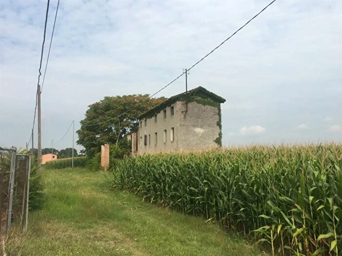 Casa con 10 locali in vendita in Mira