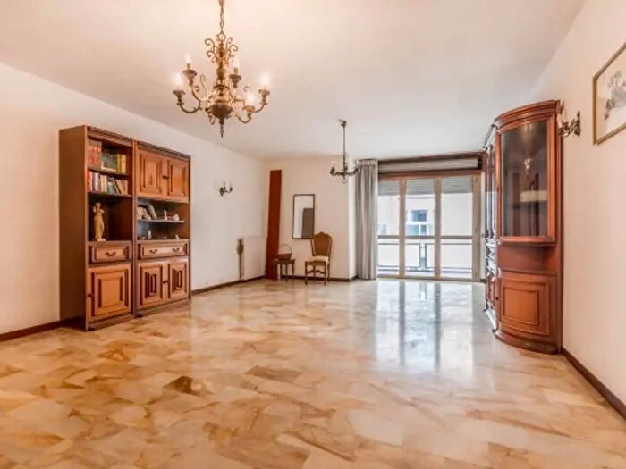 Appartamento con 6 locali in vendita in Viale Francesco Petrarca, Latina