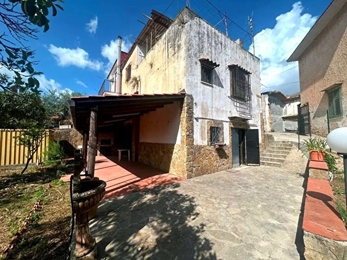 Casa quadrilocale in vendita in Strada Vicinale Corpo di Guardia, Monreale