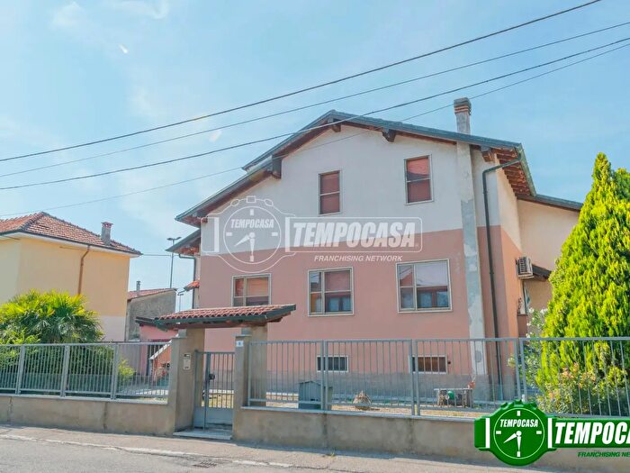 Casa con 5 locali in vendita in Via Roma, Trovo