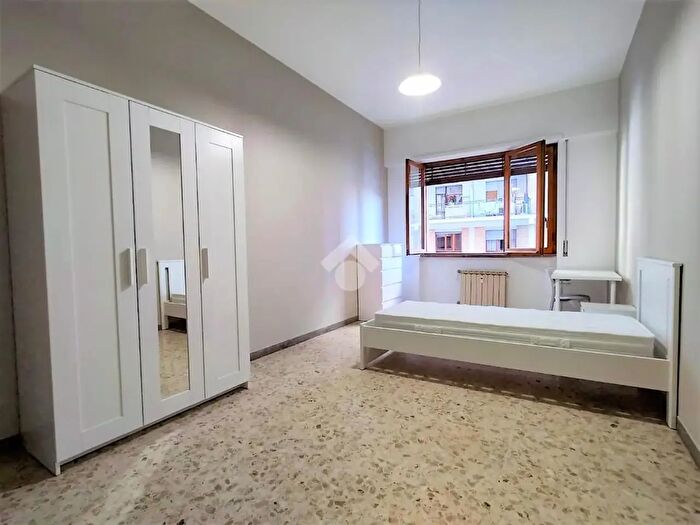 Appartamento quadrilocale in affitto in Via Stefano Longanesi, Roma