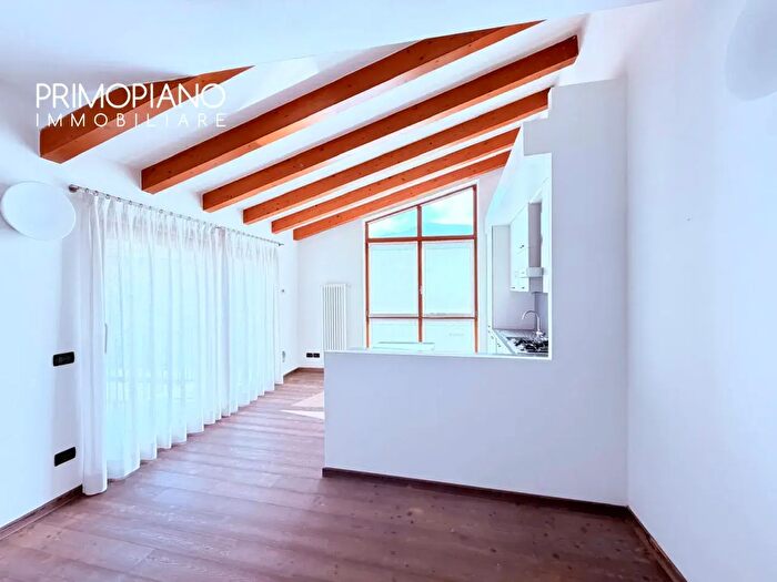 Appartamento trilocale in vendita in Via Casimiro Adami, Pomarolo