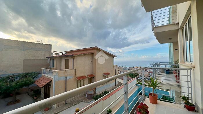 Appartamento trilocale in vendita in Via De Mauro, Balestrate