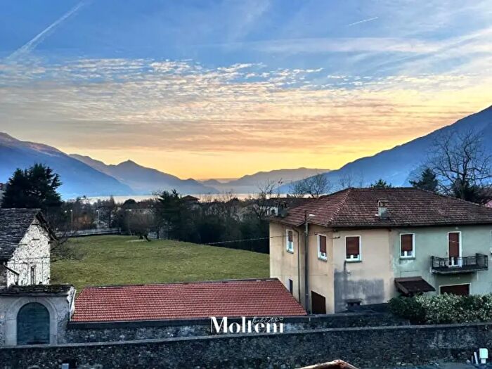 Casa con 6 locali in vendita in Via Bersaglio, Gravedona ed Uniti