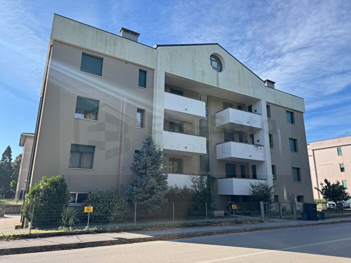 Appartamento quadrilocale in vendita in Via Olimpiadi, Anguillara Veneta