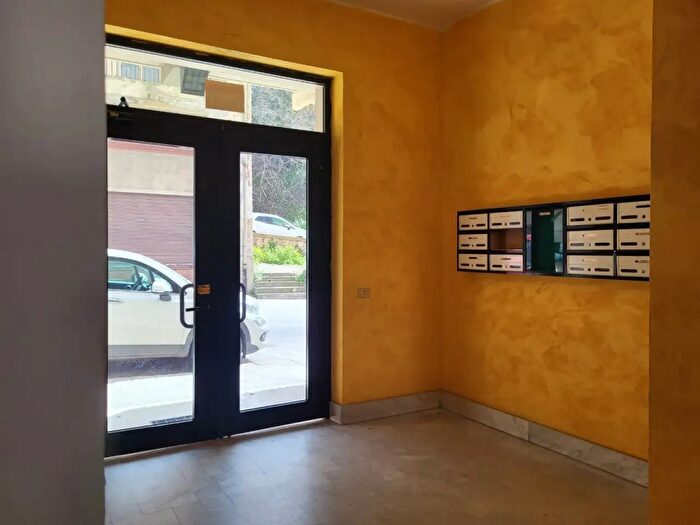 Appartamento quadrilocale in vendita in Via Niscemi, Caltanissetta