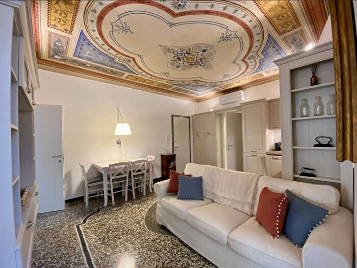 Appartamento trilocale in affitto in Piazza Beato Giacomo, Centro, Varazze