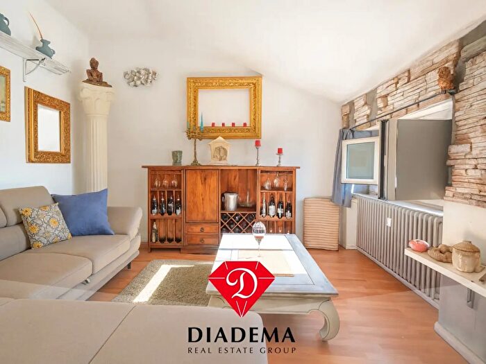 Casa bilocale in vendita in Via Campagna, Albizzate