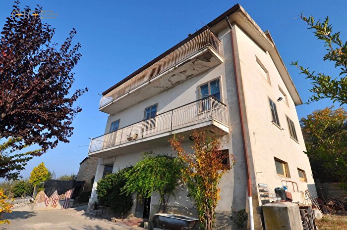 Casa con 10 locali in vendita in Contrada Pittura, Ripatransone