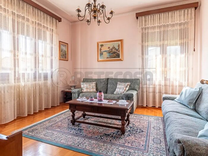 Casa con 9 locali in vendita in Via Trento, Carmignano Di Brenta