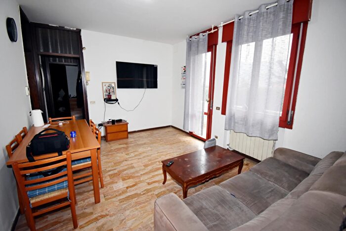 Appartamento quadrilocale in vendita in Via l da Vinci, Chiampo