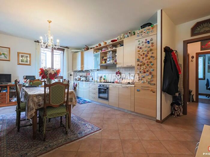 Casa con 5 locali in vendita in Via della Costituzione a, Valsamoggia