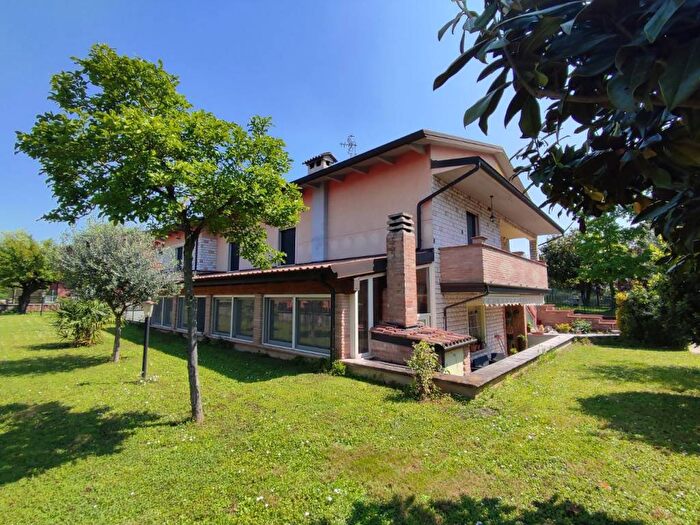 Appartamento quadrilocale in vendita in Via Giuseppe Di Vittorio, Centro, Pontevico