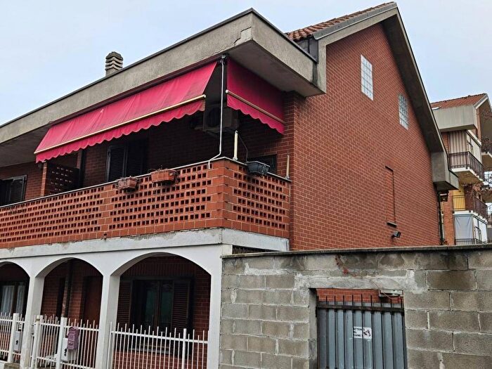 Casa con 6 locali in affitto in Via Gorizia, Venaria Reale