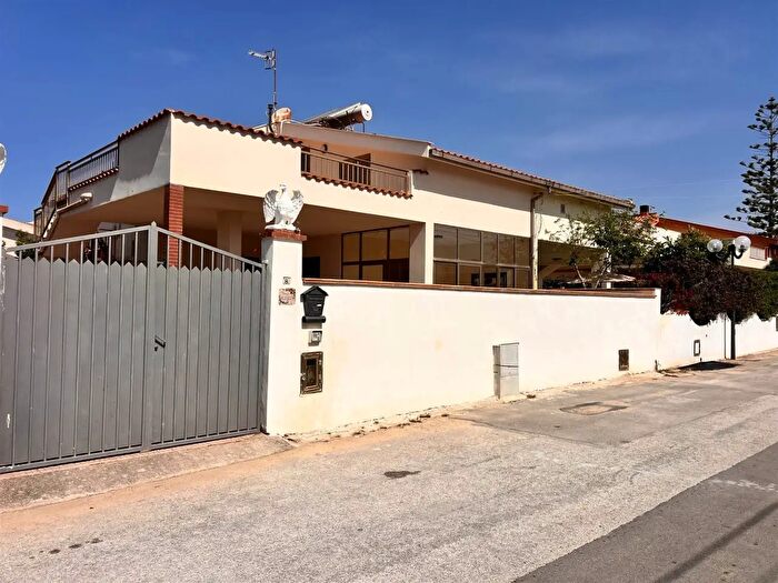 Casa con 10 locali in vendita in Via dei Romani, Sciacca