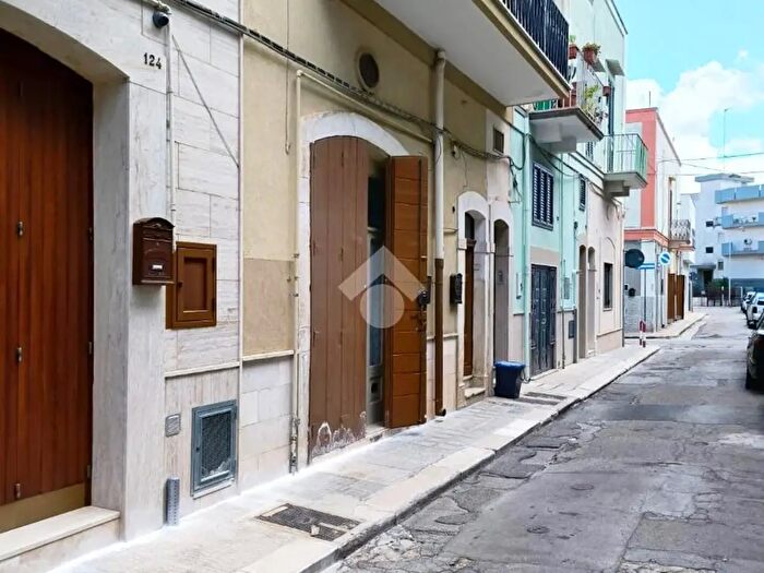 Casa bilocale in vendita in Via Tommaseo, Mola Di Bari