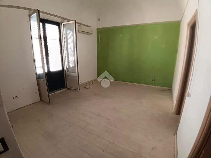 Appartamento trilocale in vendita in Via Nicolò Cacciatore, Palermo