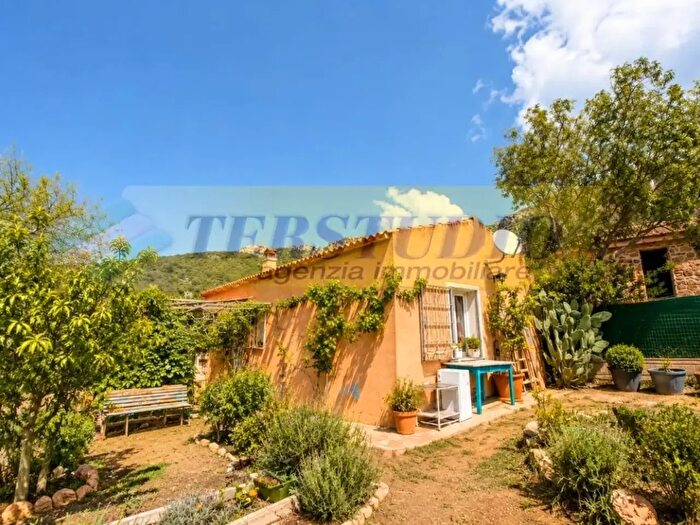 Casa bilocale in vendita in Località Scopiaggio, Bortigiadas