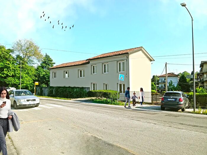 Appartamento trilocale in vendita in Viale Fratelli Bandiera, Vicenza