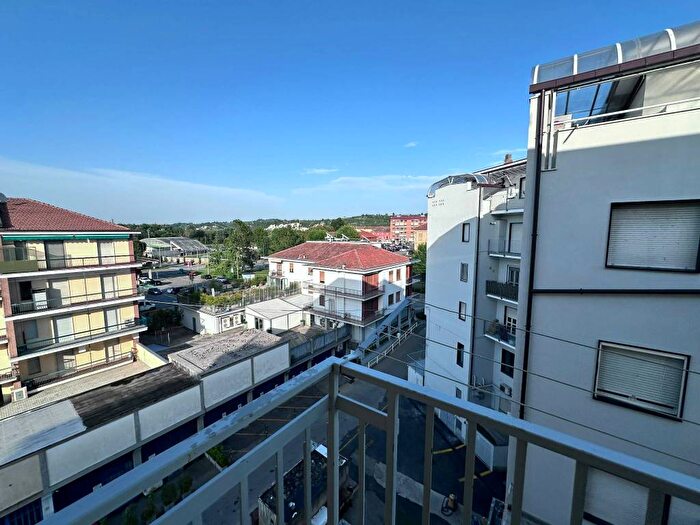 Appartamento trilocale in affitto in Viale Torino, Centro, Alba