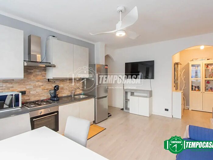 Appartamento trilocale in vendita in Via Risorgimento, Caltignaga