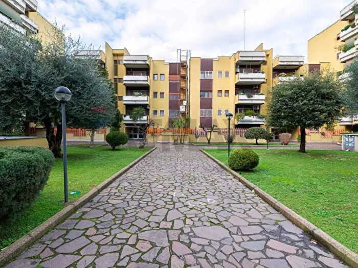 Appartamento trilocale in vendita in Via Federico Seismit Doda, Roma