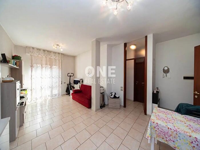 Appartamento bilocale in affitto in Via Giacomo Matteotti, Villasanta