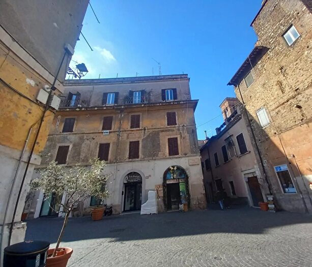 Appartamento con 6 locali in vendita in Via Palatina, Tivoli