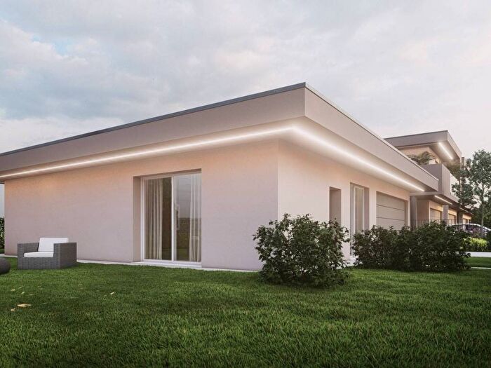 Casa quadrilocale in vendita in Via dell'Incoronata, Centro, Martinengo