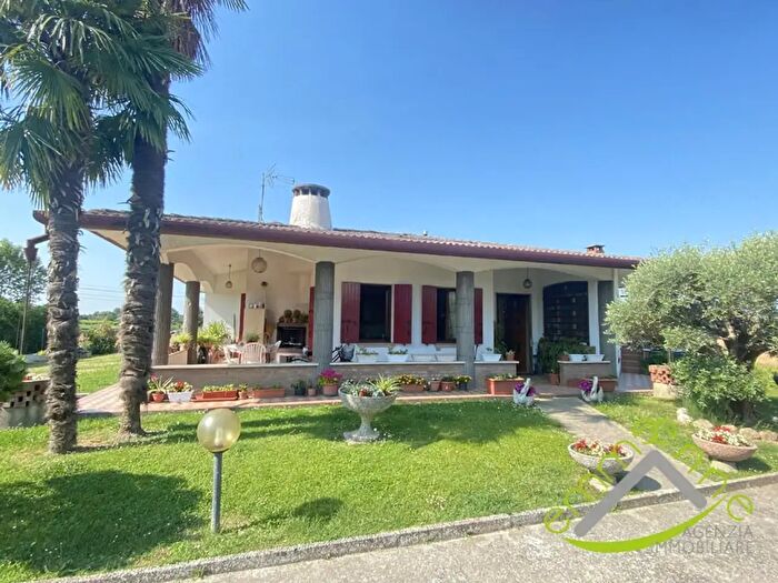 Casa con 5 locali in vendita in Via Villa, Campolongo Maggiore
