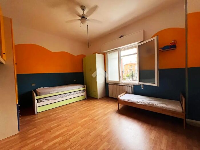 Appartamento trilocale in vendita in Via d Semeghini, Mantova