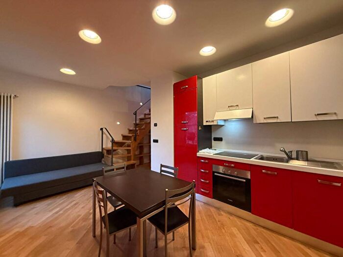 Appartamento bilocale in affitto in Via Angelo della Pergola, Isola, Milano