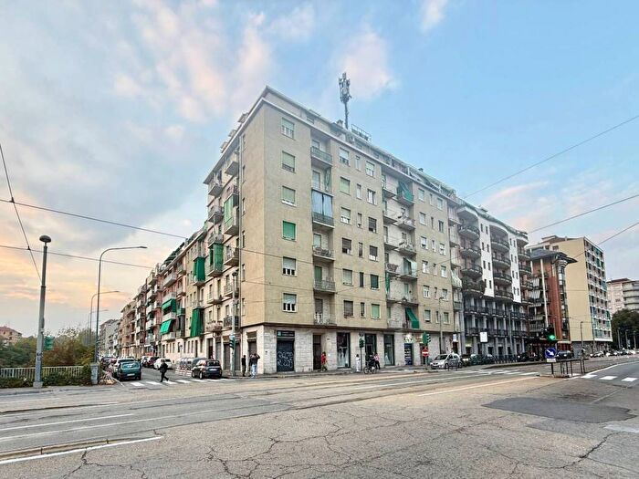 Appartamento trilocale in vendita in Corso Giulio Cesare, Rebaudengo, Torino