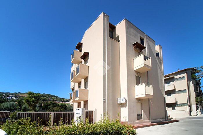 Appartamento trilocale in vendita in Via Luigi Rizzo, Fermo