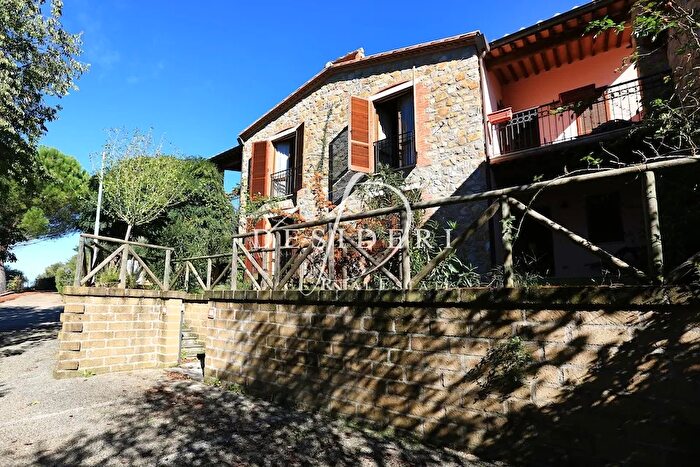 Appartamento trilocale in vendita in Loc Poggio Capanne Manciano, Manciano