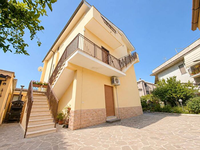 Appartamento quadrilocale in affitto in Via Tarquinio Prisco, Passo Corese, Fara in Sabina
